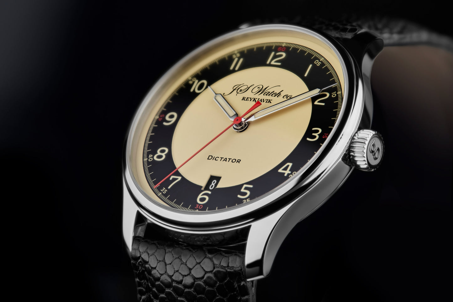 Gilber Vintage Dictator