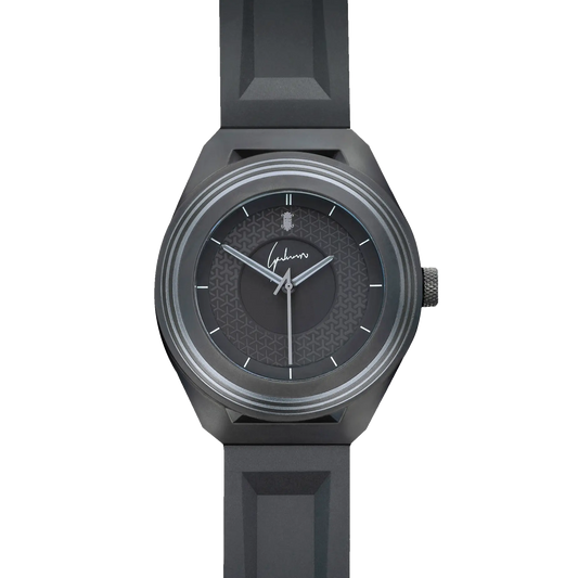 Signature Obsidian Black.