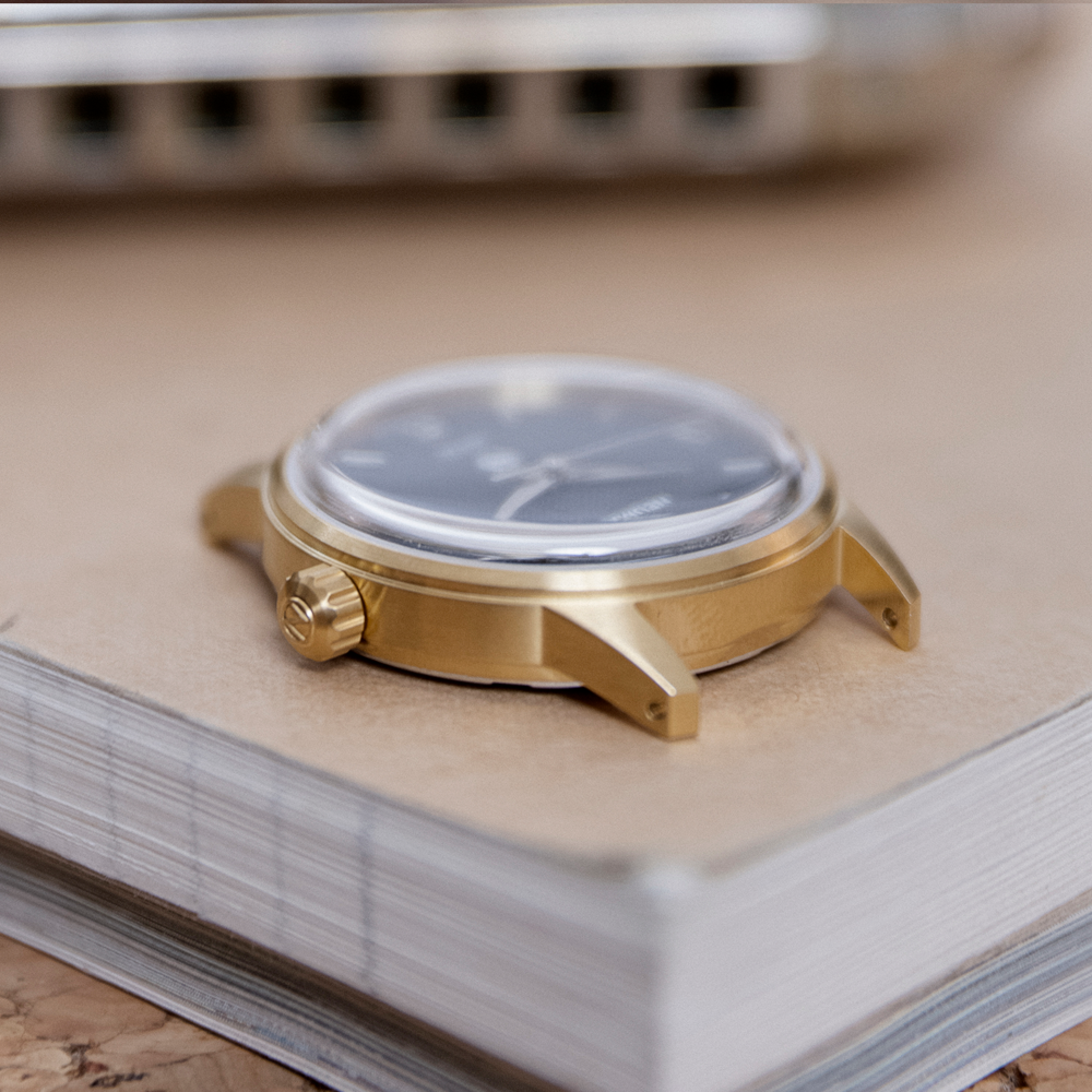 Initial No.1 Gold Black/Silver 36mm