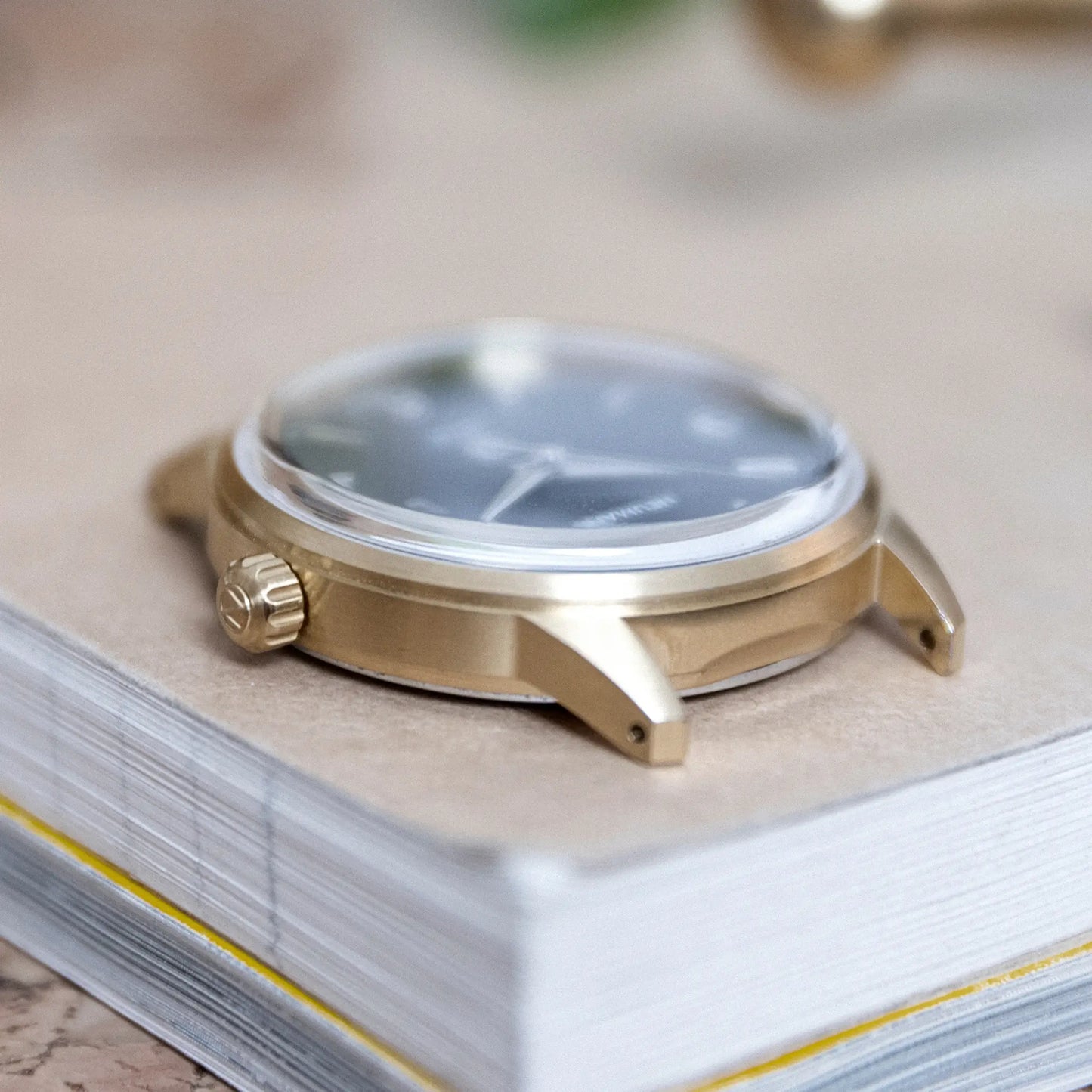 Initial No.1 Gold Black/Silver 40mm