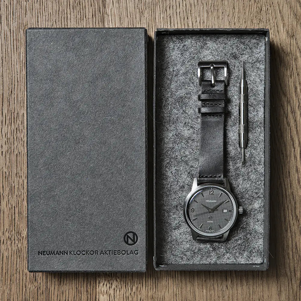 Initial No.1 Steel Grey/Silver 40mm